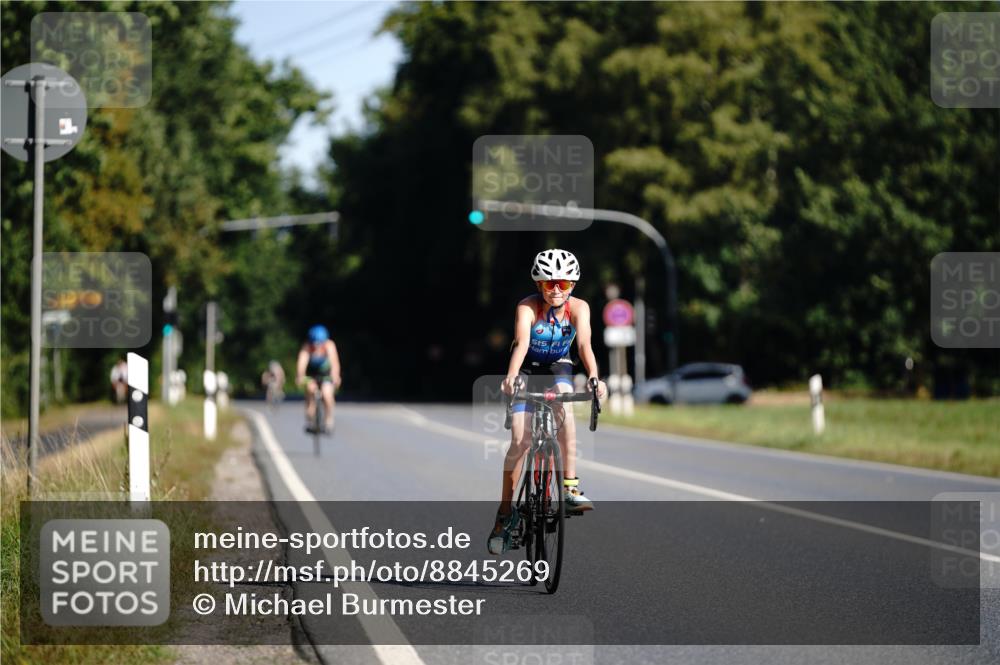 07.09.2025 - 19. Norderstedt Triathlon Michael Burmester http://msf.ph/oto/8845269 07.09.2025 10:46:20 Radfahren 56 meine-sportfotos.de