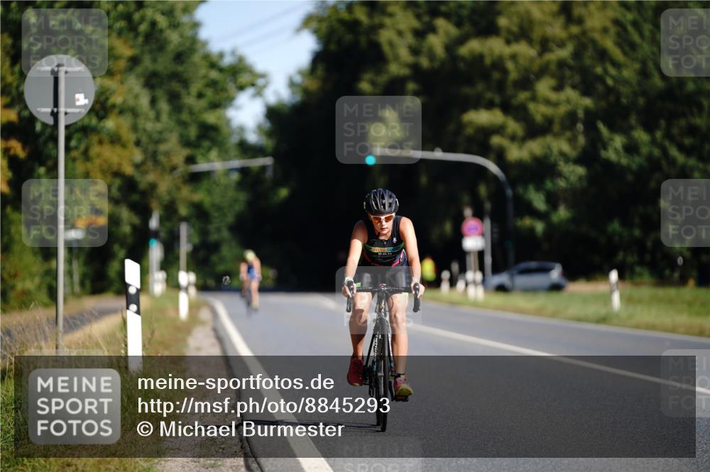 07.09.2025 - 19. Norderstedt Triathlon Michael Burmester http://msf.ph/oto/8845293 07.09.2025 10:47:51 Radfahren 99 meine-sportfotos.de