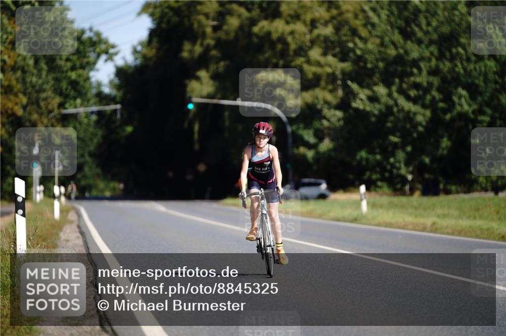 07.09.2025 - 19. Norderstedt Triathlon Michael Burmester http://msf.ph/oto/8845325 07.09.2025 10:51:47 Radfahren  meine-sportfotos.de
