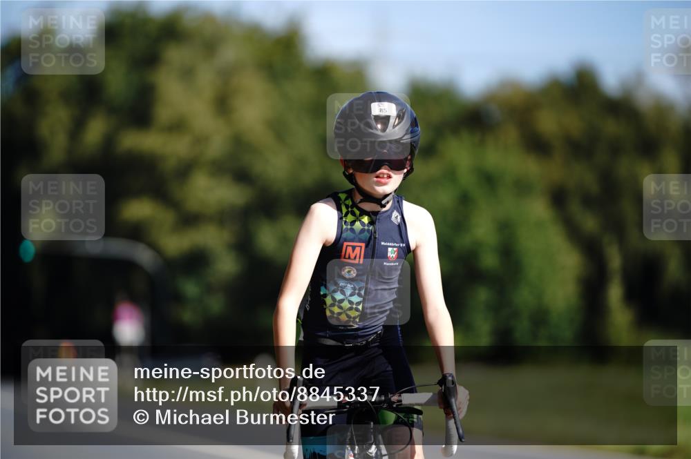 07.09.2025 - 19. Norderstedt Triathlon Michael Burmester http://msf.ph/oto/8845337 07.09.2025 10:52:22 Radfahren 85, 666 meine-sportfotos.de