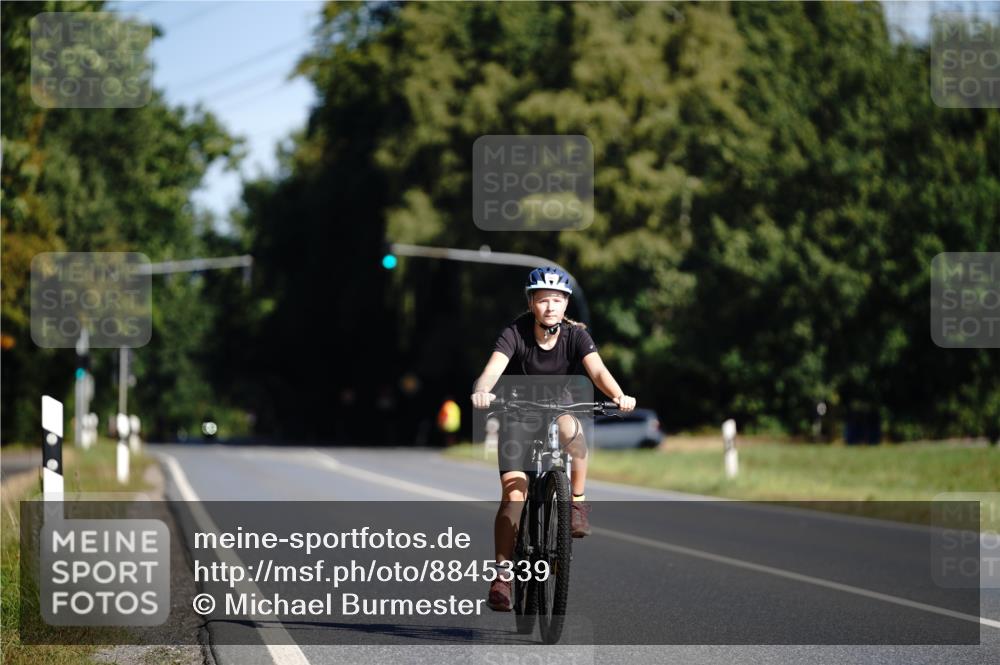 07.09.2025 - 19. Norderstedt Triathlon Michael Burmester http://msf.ph/oto/8845339 07.09.2025 10:53:17 Radfahren  meine-sportfotos.de