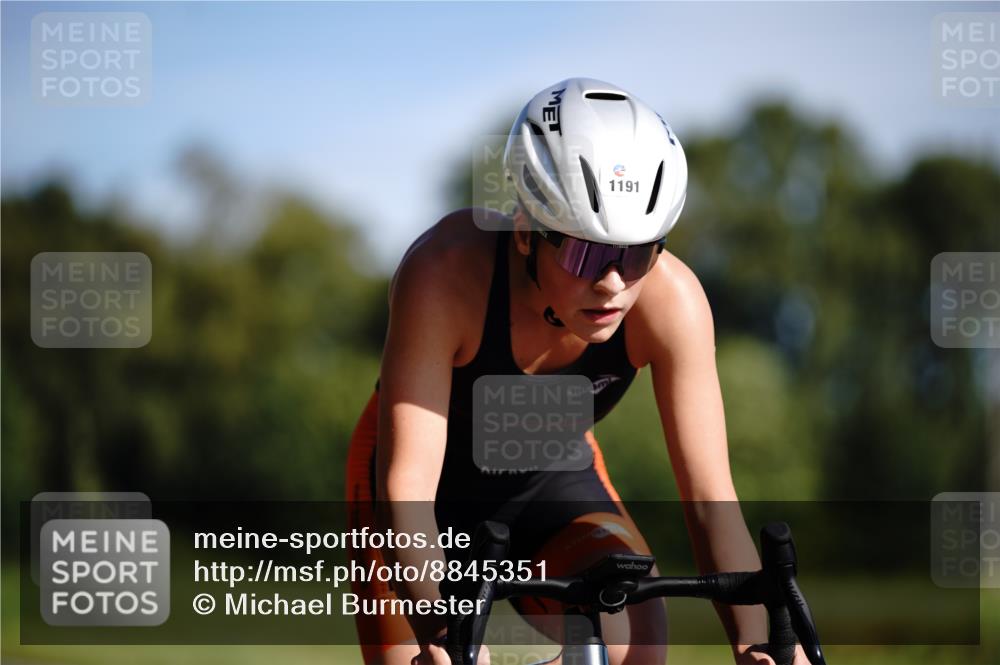 07.09.2025 - 19. Norderstedt Triathlon Michael Burmester http://msf.ph/oto/8845351 07.09.2025 11:01:50 Radfahren 1191 meine-sportfotos.de