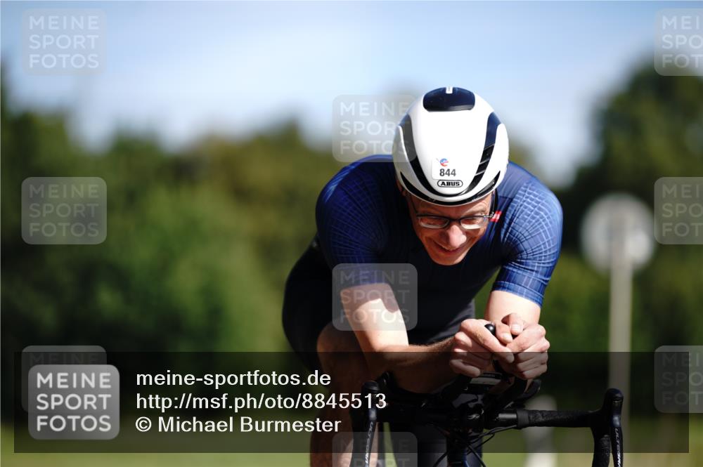 07.09.2025 - 19. Norderstedt Triathlon Michael Burmester http://msf.ph/oto/8845513 07.09.2025 11:05:11 Radfahren 844 meine-sportfotos.de