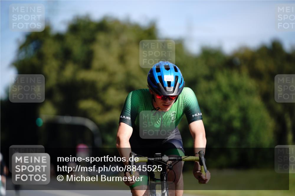 07.09.2025 - 19. Norderstedt Triathlon Michael Burmester http://msf.ph/oto/8845525 07.09.2025 11:05:15 Radfahren 1173 meine-sportfotos.de