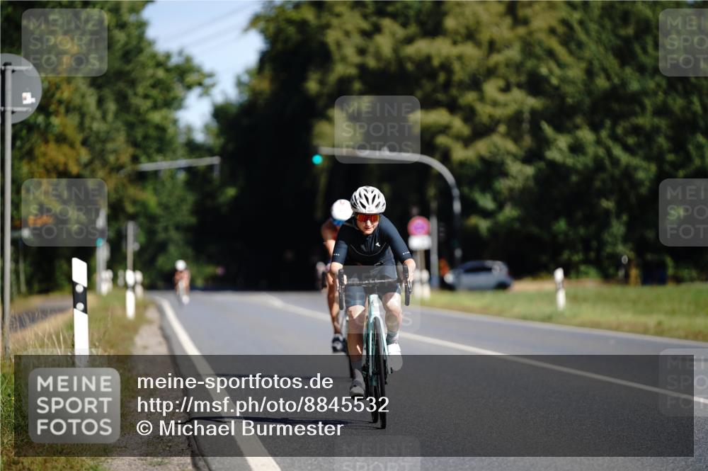 07.09.2025 - 19. Norderstedt Triathlon Michael Burmester http://msf.ph/oto/8845532 07.09.2025 11:05:18 Radfahren 1173, 1227 meine-sportfotos.de