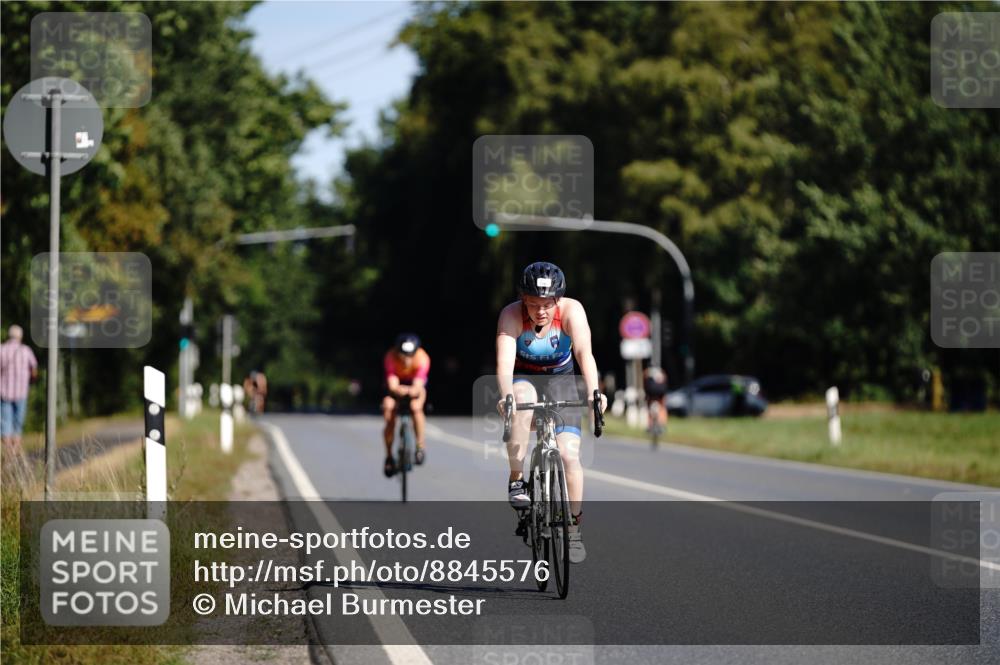 07.09.2025 - 19. Norderstedt Triathlon Michael Burmester http://msf.ph/oto/8845576 07.09.2025 11:05:59 Radfahren 1167, 1172 meine-sportfotos.de