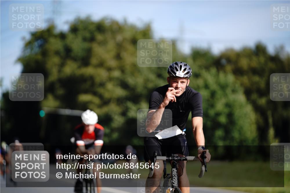07.09.2025 - 19. Norderstedt Triathlon Michael Burmester http://msf.ph/oto/8845645 07.09.2025 11:06:34 Radfahren 1189, 1202, 1203 meine-sportfotos.de