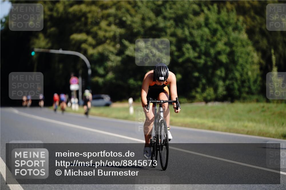 07.09.2025 - 19. Norderstedt Triathlon Michael Burmester http://msf.ph/oto/8845673 07.09.2025 11:06:46 Radfahren 1211 meine-sportfotos.de