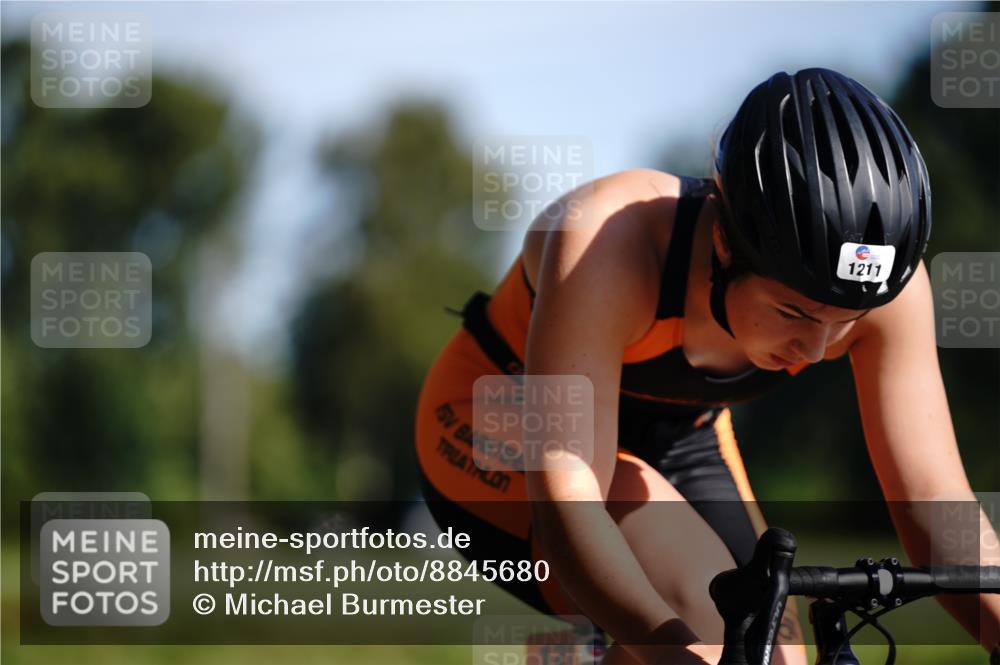07.09.2025 - 19. Norderstedt Triathlon Michael Burmester http://msf.ph/oto/8845680 07.09.2025 11:06:48 Radfahren 1211 meine-sportfotos.de