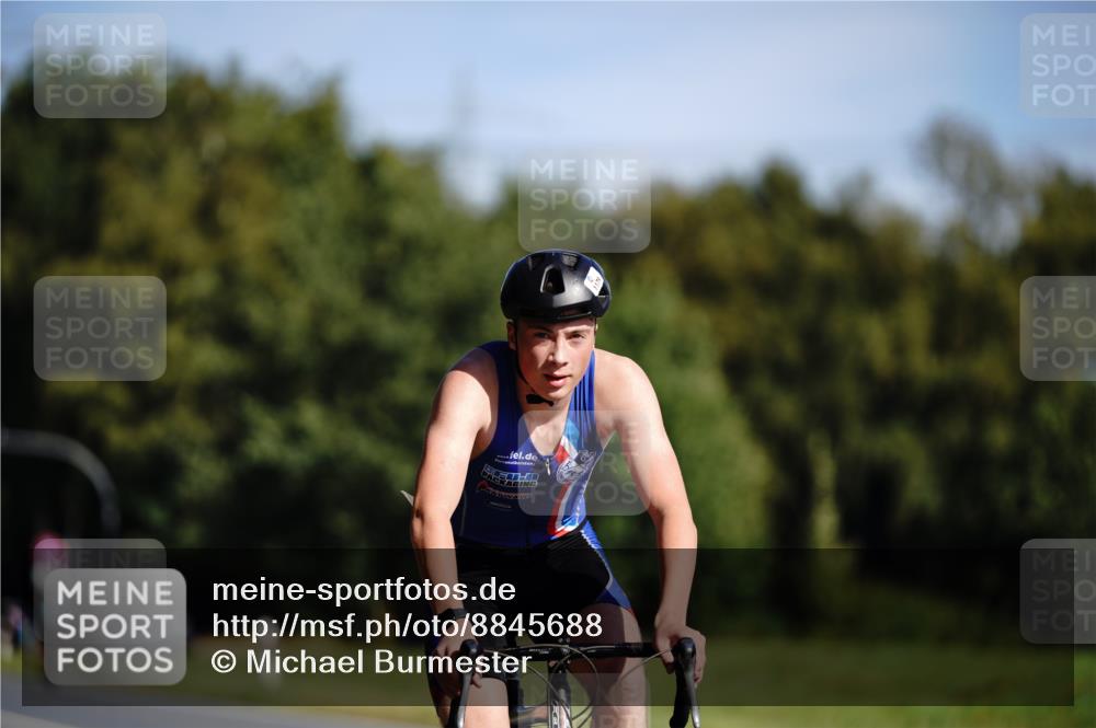 07.09.2025 - 19. Norderstedt Triathlon Michael Burmester http://msf.ph/oto/8845688 07.09.2025 11:06:55 Radfahren 1179 meine-sportfotos.de