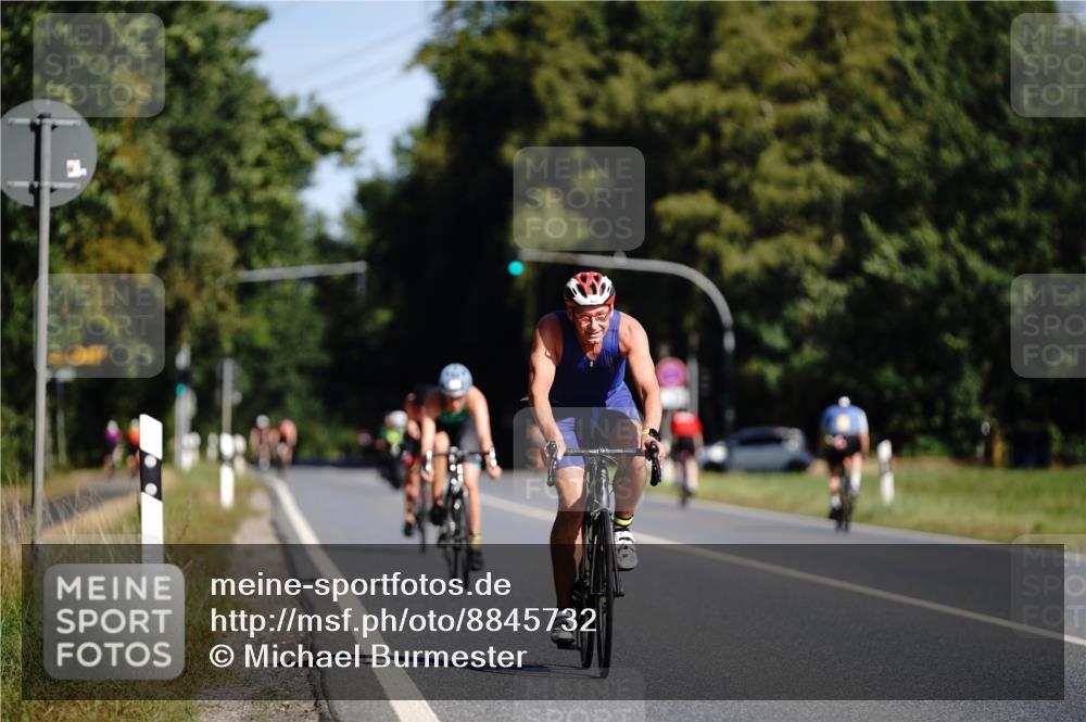 07.09.2025 - 19. Norderstedt Triathlon Michael Burmester http://msf.ph/oto/8845732 07.09.2025 11:08:15 Radfahren 821 meine-sportfotos.de