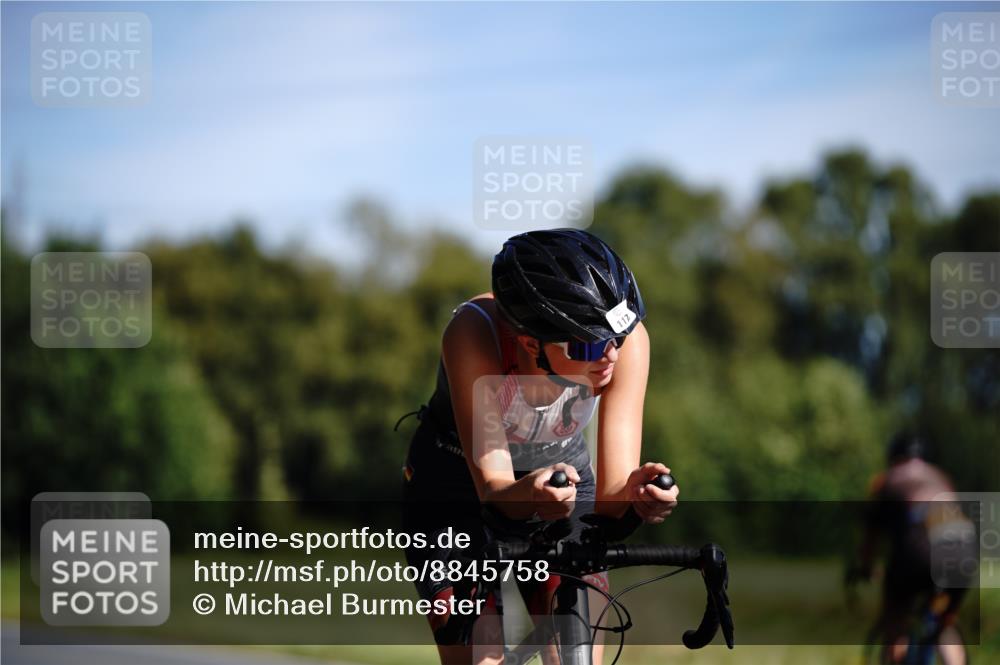 07.09.2025 - 19. Norderstedt Triathlon Michael Burmester http://msf.ph/oto/8845758 07.09.2025 11:08:21 Radfahren 821, 1164, 1170 meine-sportfotos.de