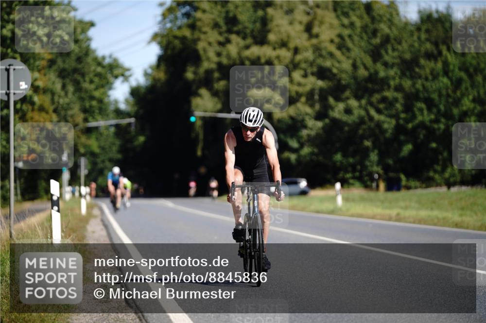 07.09.2025 - 19. Norderstedt Triathlon Michael Burmester http://msf.ph/oto/8845836 07.09.2025 11:10:06 Radfahren 774 meine-sportfotos.de