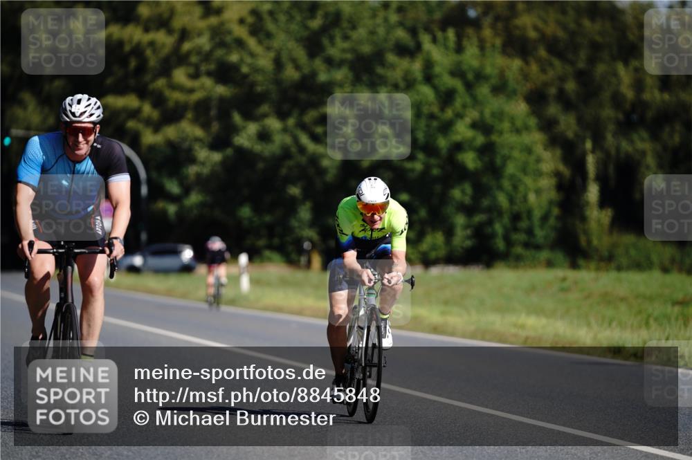 07.09.2025 - 19. Norderstedt Triathlon Michael Burmester http://msf.ph/oto/8845848 07.09.2025 11:10:14 Radfahren 734, 771 meine-sportfotos.de