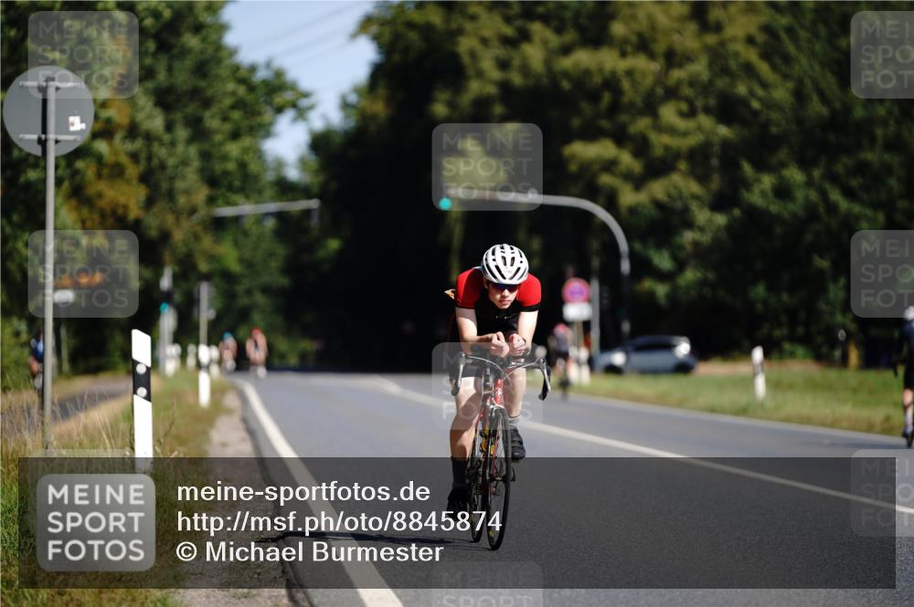 07.09.2025 - 19. Norderstedt Triathlon Michael Burmester http://msf.ph/oto/8845874 07.09.2025 11:10:32 Radfahren 833, 1199 meine-sportfotos.de