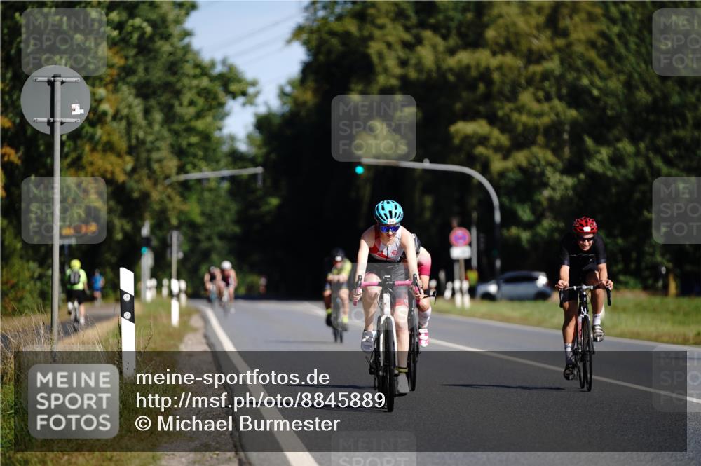 07.09.2025 - 19. Norderstedt Triathlon Michael Burmester http://msf.ph/oto/8845889 07.09.2025 11:10:55 Radfahren 1184 meine-sportfotos.de