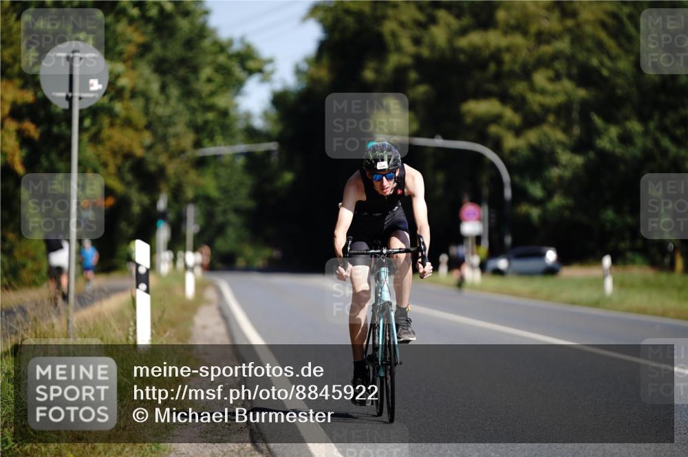 07.09.2025 - 19. Norderstedt Triathlon Michael Burmester http://msf.ph/oto/8845922 07.09.2025 11:11:10 Radfahren 1183, 1200 meine-sportfotos.de