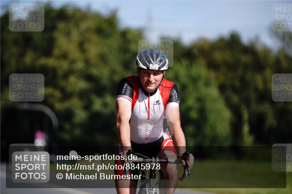 07.09.2025 - 19. Norderstedt Triathlon Michael Burmester http://msf.ph/oto/8845978 07.09.2025 11:12:18 Radfahren 1236 meine-sportfotos.de