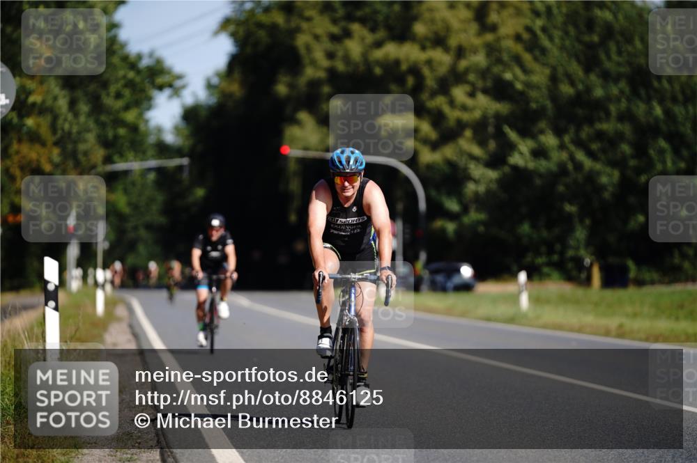 07.09.2025 - 19. Norderstedt Triathlon Michael Burmester http://msf.ph/oto/8846125 07.09.2025 11:13:28 Radfahren 203, 806 meine-sportfotos.de