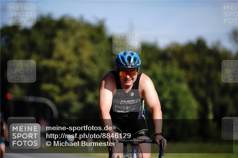 07.09.2025 - 19. Norderstedt Triathlon Michael Burmester http://msf.ph/oto/8846129 07.09.2025 11:13:30 Radfahren 203, 806 meine-sportfotos.de