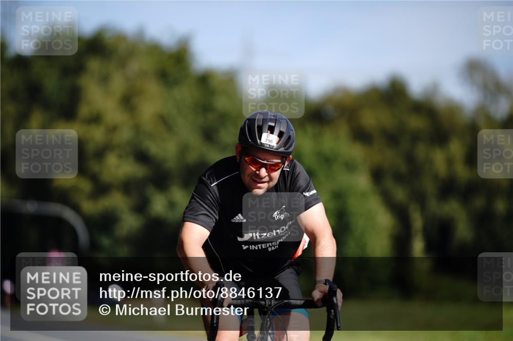 07.09.2025 - 19. Norderstedt Triathlon Michael Burmester http://msf.ph/oto/8846137 07.09.2025 11:13:33 Radfahren 796, 806 meine-sportfotos.de