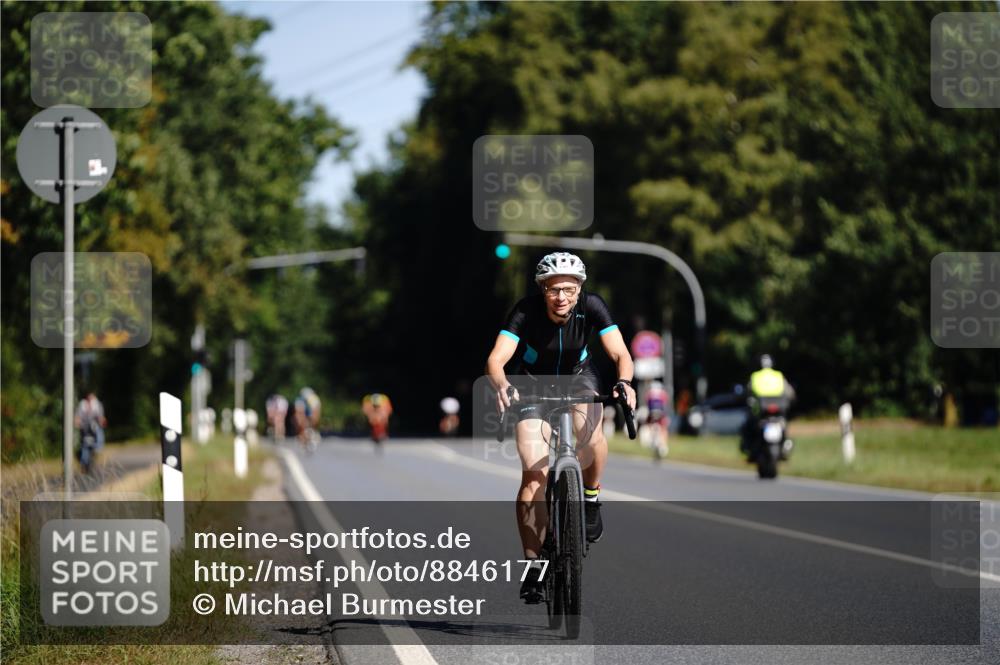 07.09.2025 - 19. Norderstedt Triathlon Michael Burmester http://msf.ph/oto/8846177 07.09.2025 11:14:00 Radfahren 1197, 1301 meine-sportfotos.de