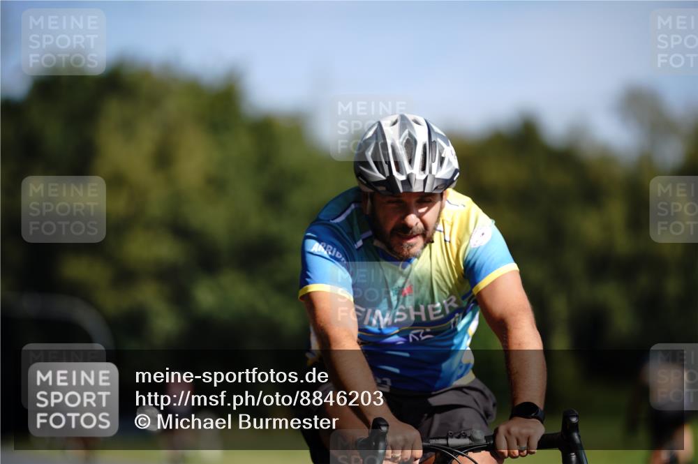 07.09.2025 - 19. Norderstedt Triathlon Michael Burmester http://msf.ph/oto/8846203 07.09.2025 11:14:15 Radfahren 231, 760, 1335 meine-sportfotos.de
