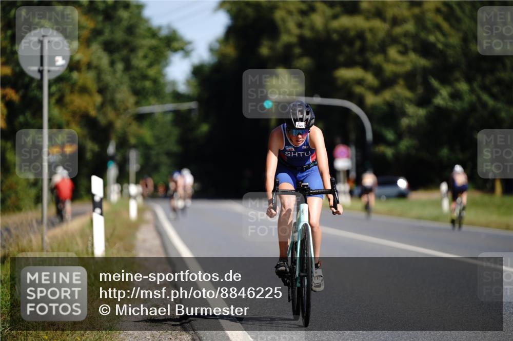 07.09.2025 - 19. Norderstedt Triathlon Michael Burmester http://msf.ph/oto/8846225 07.09.2025 11:14:23 Radfahren 296, 1185, 1355 meine-sportfotos.de