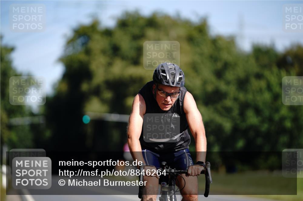 07.09.2025 - 19. Norderstedt Triathlon Michael Burmester http://msf.ph/oto/8846264 07.09.2025 11:14:42 Radfahren 1279 meine-sportfotos.de