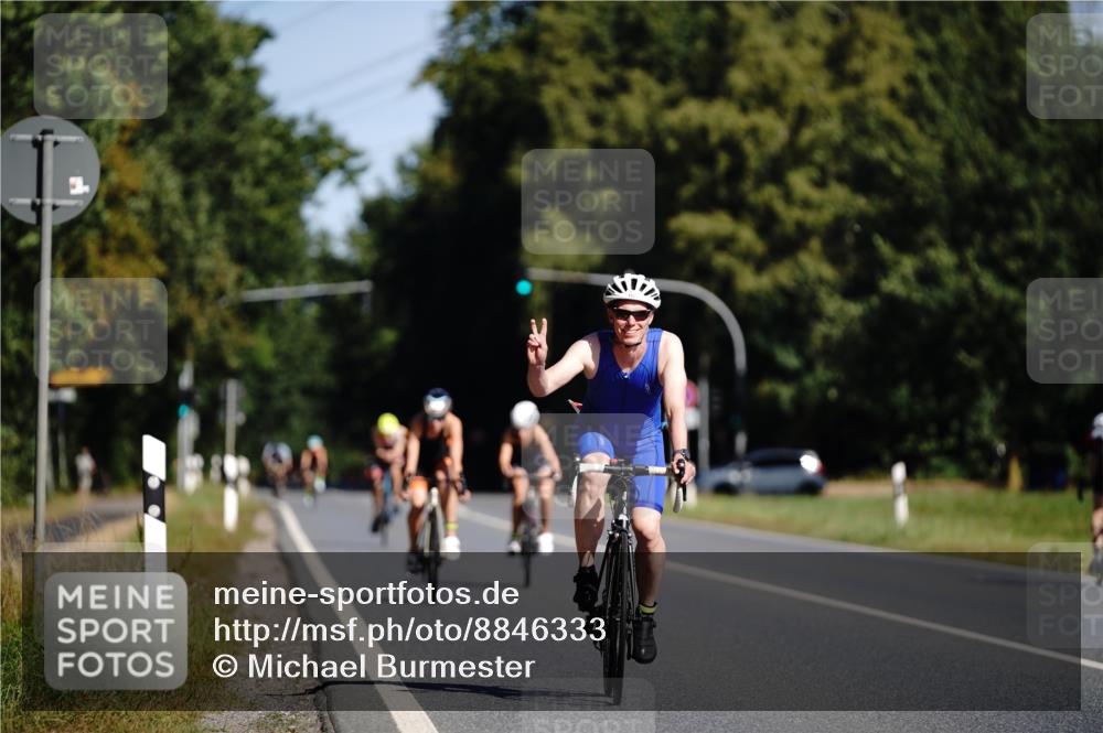 07.09.2025 - 19. Norderstedt Triathlon Michael Burmester http://msf.ph/oto/8846333 07.09.2025 11:15:32 Radfahren 1228 meine-sportfotos.de