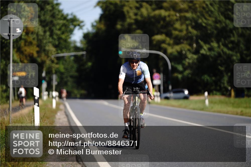 07.09.2025 - 19. Norderstedt Triathlon Michael Burmester http://msf.ph/oto/8846371 07.09.2025 11:15:49 Radfahren 185, 1278 meine-sportfotos.de