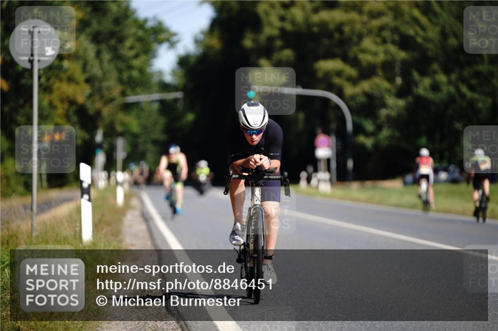 07.09.2025 - 19. Norderstedt Triathlon Michael Burmester http://msf.ph/oto/8846451 07.09.2025 11:16:52 Radfahren 1198 meine-sportfotos.de