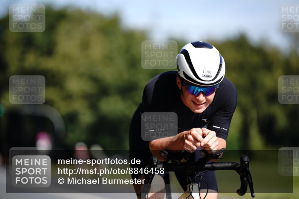 07.09.2025 - 19. Norderstedt Triathlon Michael Burmester http://msf.ph/oto/8846458 07.09.2025 11:16:53 Radfahren 1198 meine-sportfotos.de