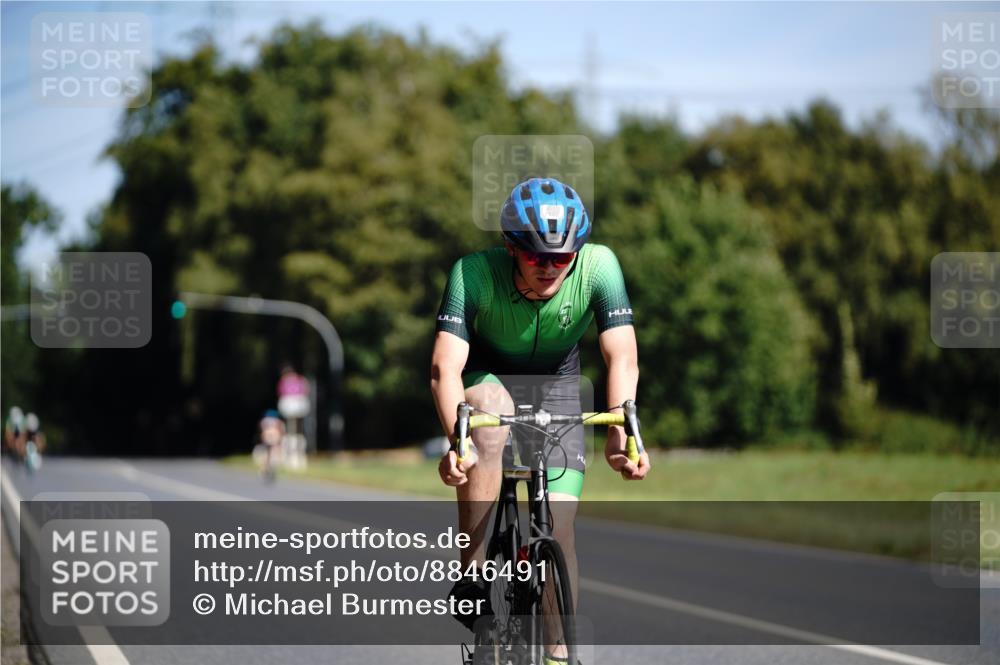 07.09.2025 - 19. Norderstedt Triathlon Michael Burmester http://msf.ph/oto/8846491 07.09.2025 11:17:09 Radfahren 152, 204, 1173 meine-sportfotos.de