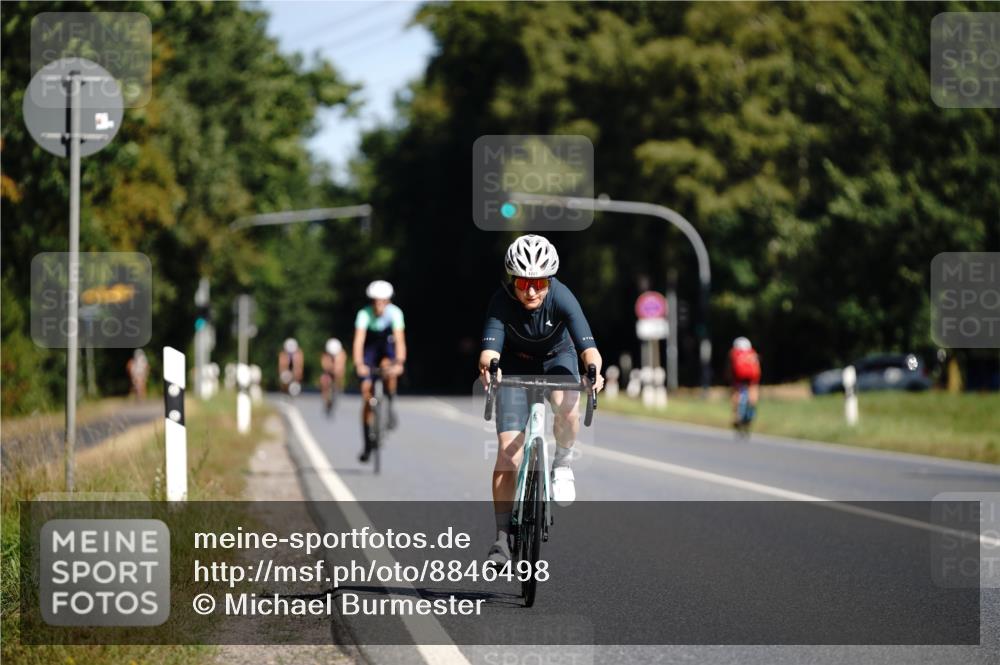 07.09.2025 - 19. Norderstedt Triathlon Michael Burmester http://msf.ph/oto/8846498 07.09.2025 11:17:19 Radfahren 1227 meine-sportfotos.de