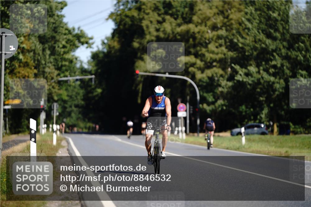 07.09.2025 - 19. Norderstedt Triathlon Michael Burmester http://msf.ph/oto/8846532 07.09.2025 11:17:34 Radfahren 1174 meine-sportfotos.de