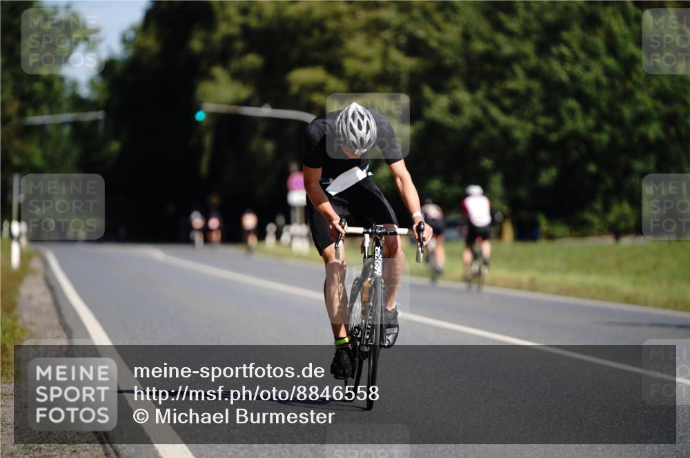 07.09.2025 - 19. Norderstedt Triathlon Michael Burmester http://msf.ph/oto/8846558 07.09.2025 11:18:09 Radfahren 1203 meine-sportfotos.de