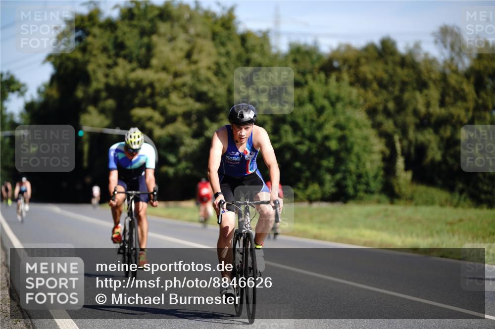 07.09.2025 - 19. Norderstedt Triathlon Michael Burmester http://msf.ph/oto/8846626 07.09.2025 11:19:01 Radfahren 749, 1179, 1208 meine-sportfotos.de