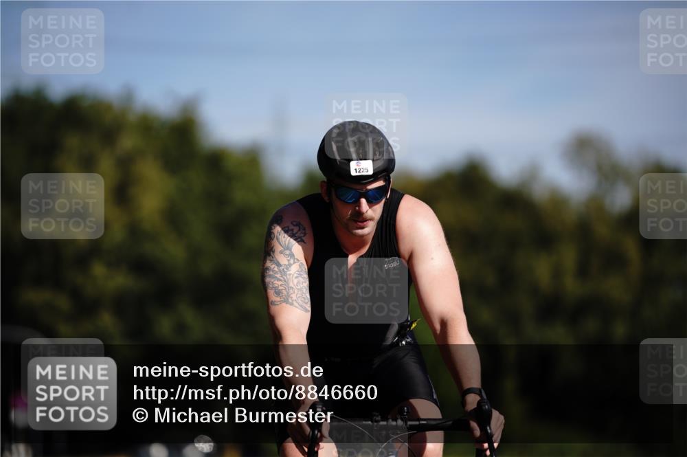 07.09.2025 - 19. Norderstedt Triathlon Michael Burmester http://msf.ph/oto/8846660 07.09.2025 11:19:17 Radfahren 1225 meine-sportfotos.de