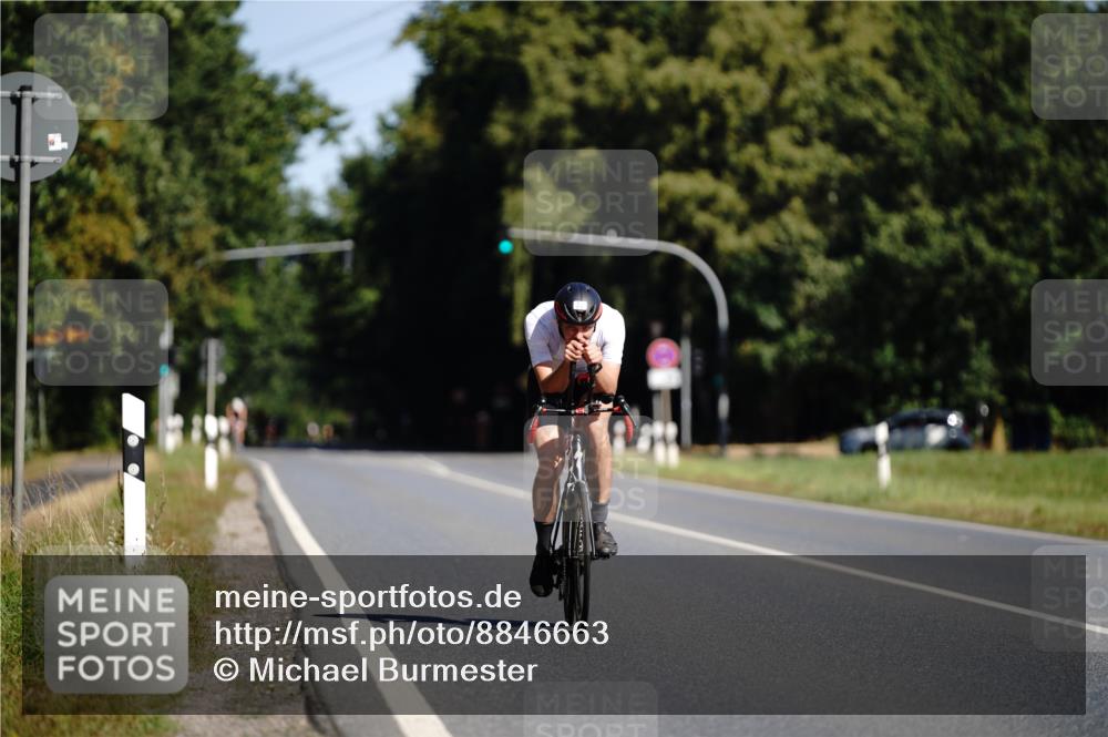 07.09.2025 - 19. Norderstedt Triathlon Michael Burmester http://msf.ph/oto/8846663 07.09.2025 11:19:19 Radfahren 276, 1225 meine-sportfotos.de