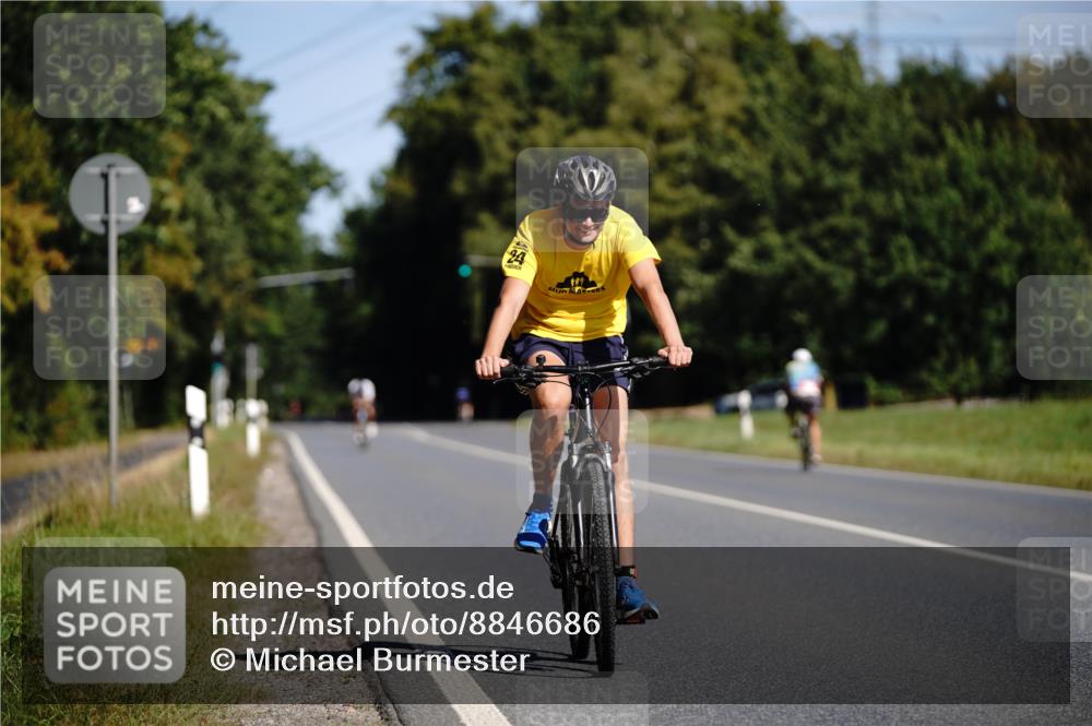 07.09.2025 - 19. Norderstedt Triathlon Michael Burmester http://msf.ph/oto/8846686 07.09.2025 11:19:53 Radfahren 228, 1177 meine-sportfotos.de
