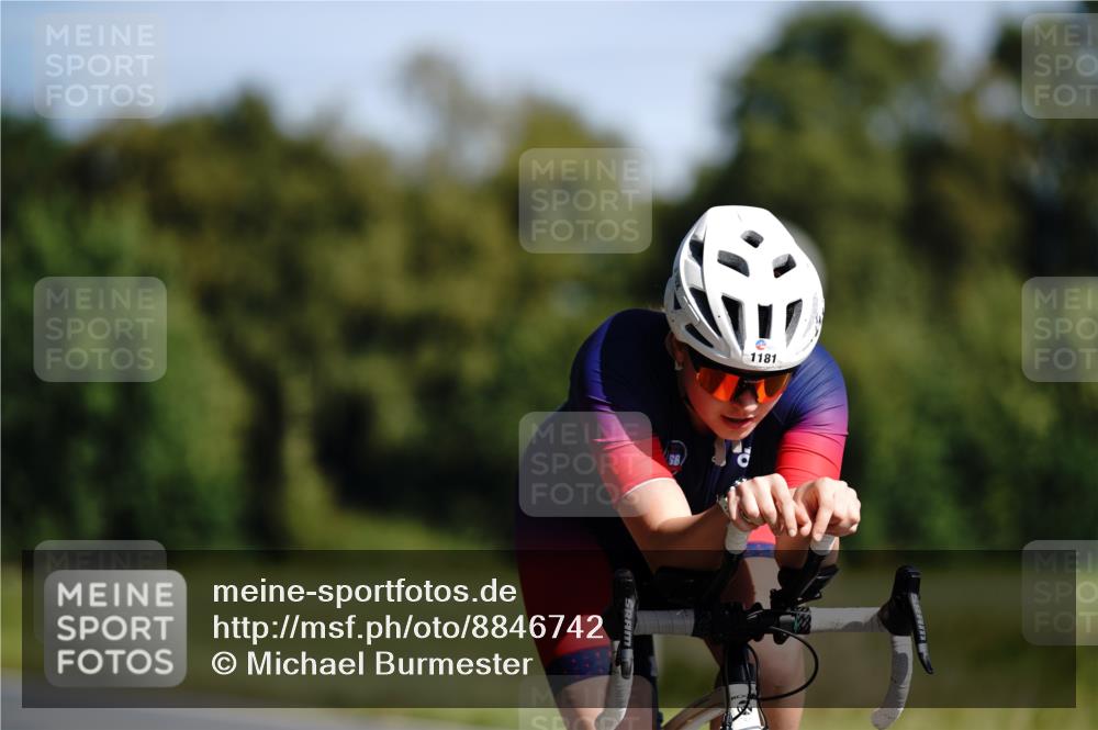 07.09.2025 - 19. Norderstedt Triathlon Michael Burmester http://msf.ph/oto/8846742 07.09.2025 11:21:18 Radfahren 1181 meine-sportfotos.de