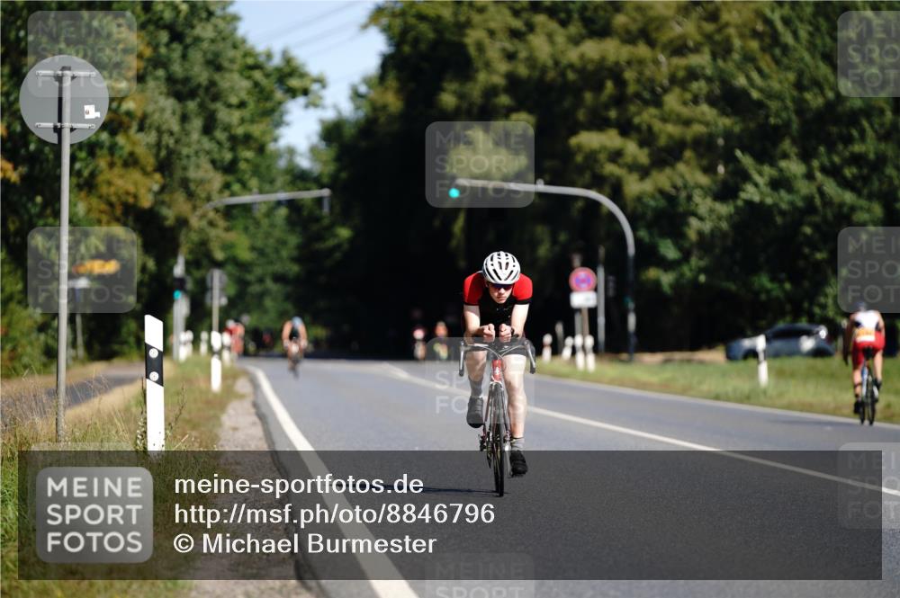 07.09.2025 - 19. Norderstedt Triathlon Michael Burmester http://msf.ph/oto/8846796 07.09.2025 11:22:04 Radfahren 1199 meine-sportfotos.de
