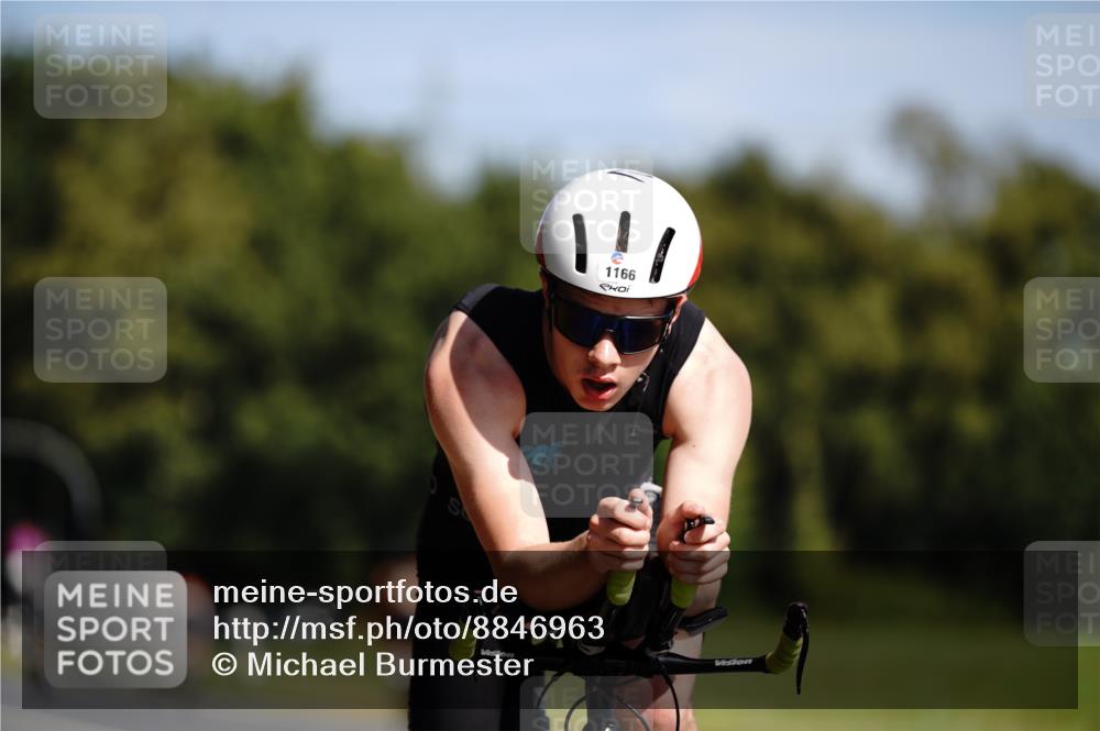 07.09.2025 - 19. Norderstedt Triathlon Michael Burmester http://msf.ph/oto/8846963 07.09.2025 11:24:11 Radfahren 1166, 1194 meine-sportfotos.de