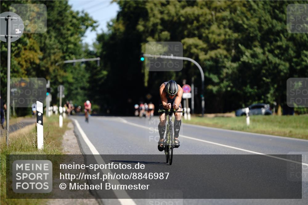 07.09.2025 - 19. Norderstedt Triathlon Michael Burmester http://msf.ph/oto/8846987 07.09.2025 11:24:22 Radfahren 225 meine-sportfotos.de