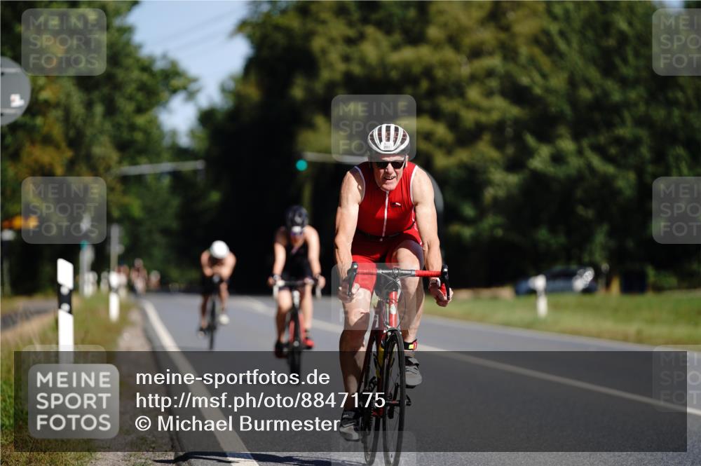 07.09.2025 - 19. Norderstedt Triathlon Michael Burmester http://msf.ph/oto/8847175 07.09.2025 11:26:09 Radfahren 203, 1185 meine-sportfotos.de