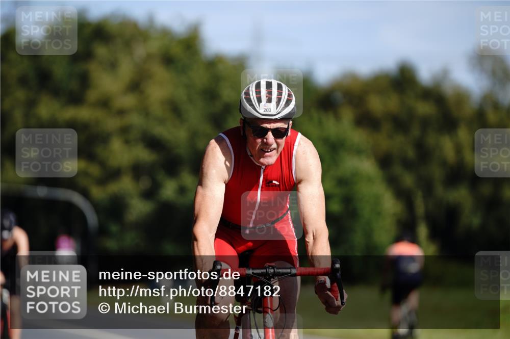 07.09.2025 - 19. Norderstedt Triathlon Michael Burmester http://msf.ph/oto/8847182 07.09.2025 11:26:10 Radfahren 203, 1187, 1383 meine-sportfotos.de