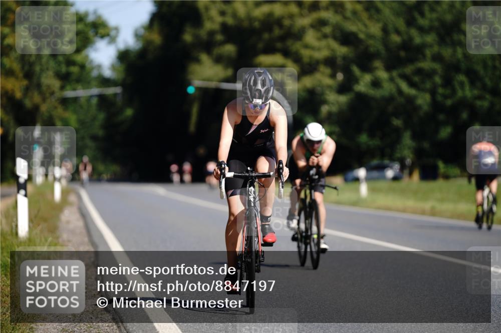07.09.2025 - 19. Norderstedt Triathlon Michael Burmester http://msf.ph/oto/8847197 07.09.2025 11:26:12 Radfahren 203, 1187, 1383 meine-sportfotos.de