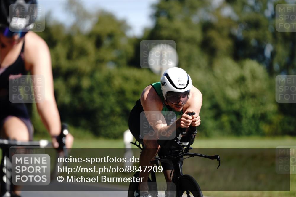 07.09.2025 - 19. Norderstedt Triathlon Michael Burmester http://msf.ph/oto/8847209 07.09.2025 11:26:13 Radfahren 203, 1187, 1383 meine-sportfotos.de