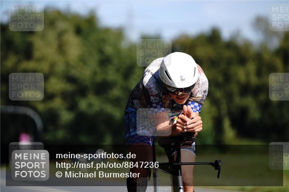 07.09.2025 - 19. Norderstedt Triathlon Michael Burmester http://msf.ph/oto/8847236 07.09.2025 11:26:48 Radfahren 787, 1188 meine-sportfotos.de